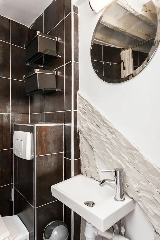 Apartment Leopold Bellan Paris