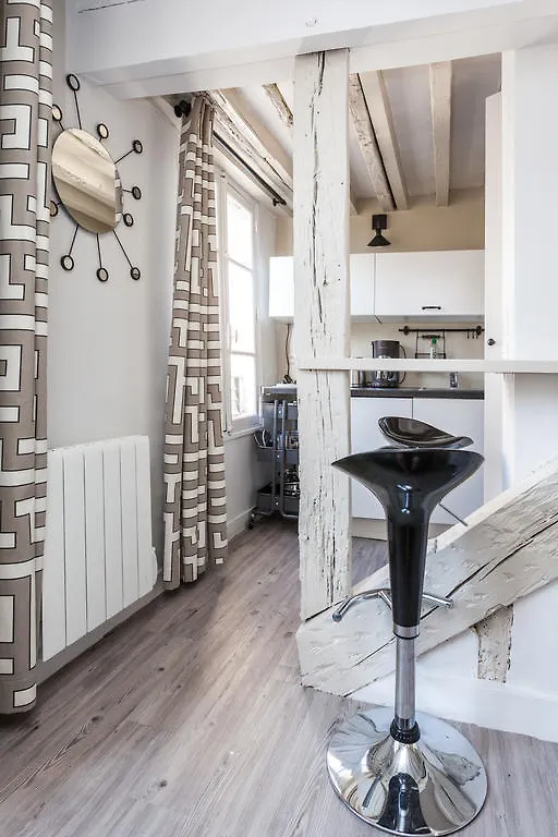 Apartment Leopold Bellan Paris
