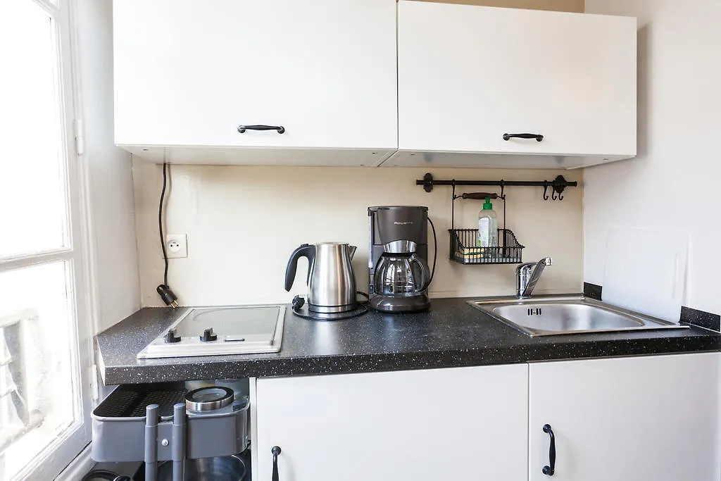 Apartment Leopold Bellan Paris